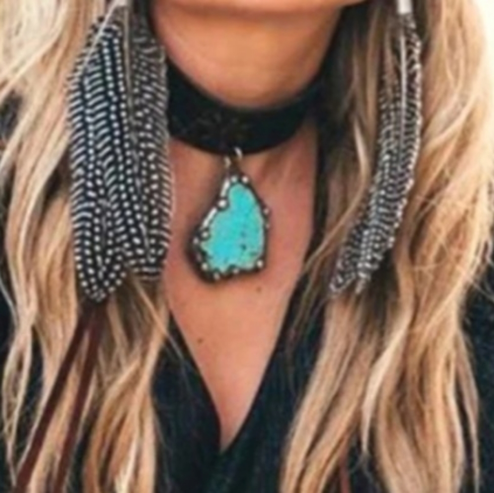 Gorgeous turquoise and leather choker